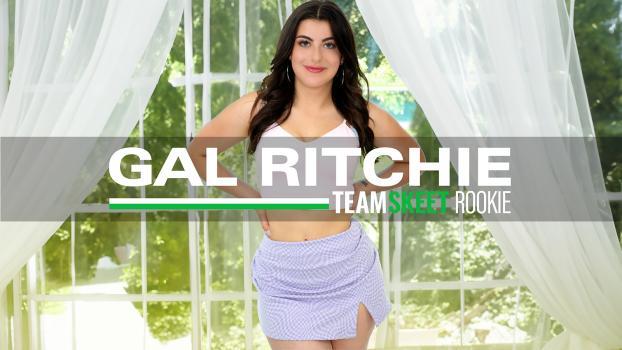 She’s New – Gal Ritchie