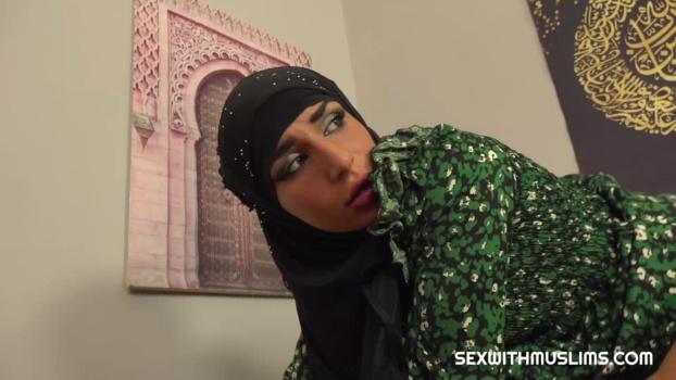 Sex With Muslims – Lola Danger